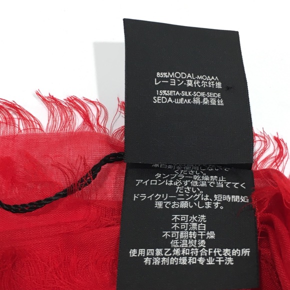 Gucci "Tomorrow is Now Yesterday" Red Silk Pashmina /Shawl -NEW - Picture 9 of 10
